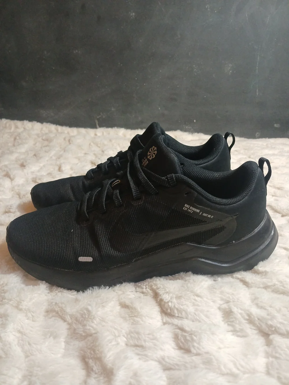 Nike Mens Downshifter 12 Black Athletic Running Shoes Sneakers Size 10.5